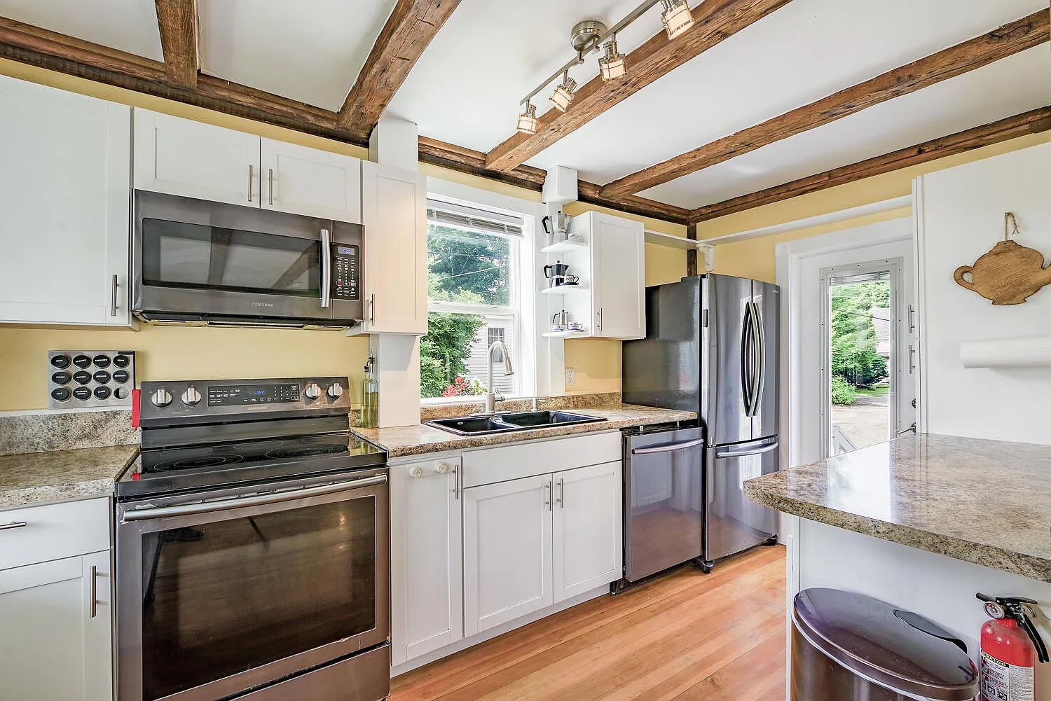 Property thumbnail image